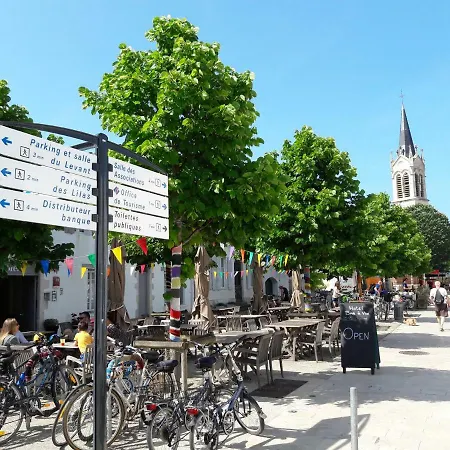 Belle Location Et Grande Terrasse Prives Appartement